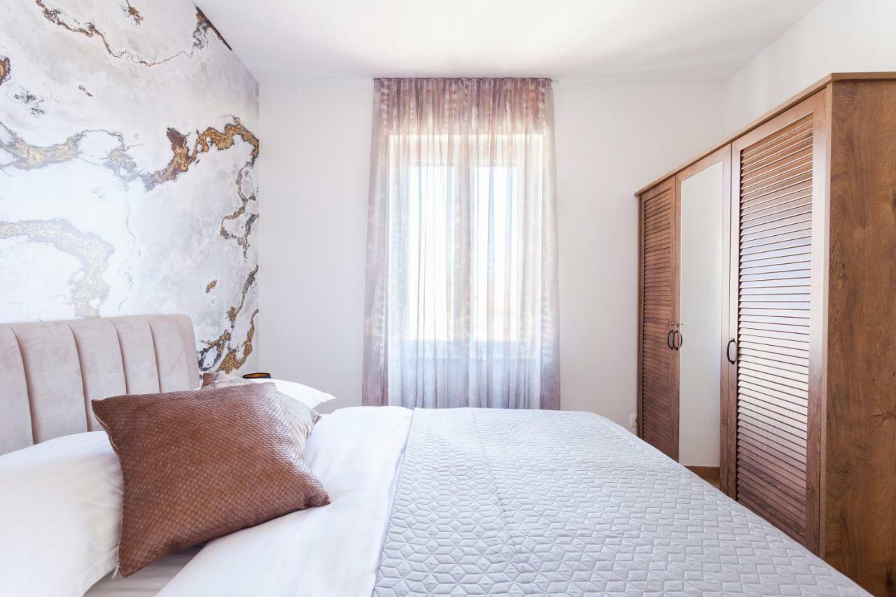 Cozy Apartment Lile In The Heart Of Old Town Split Bagian luar foto